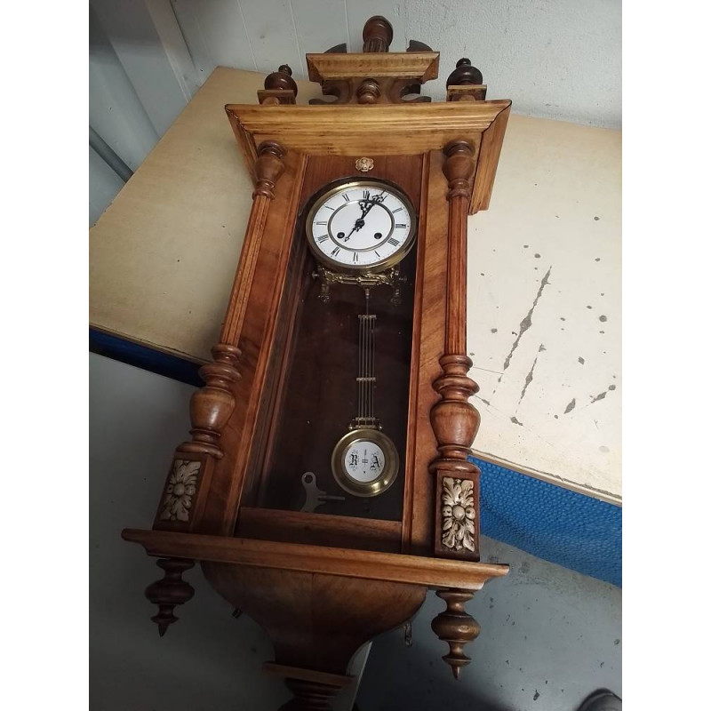 HORLOGE ANCIENNE EN L\'ÉTAT 