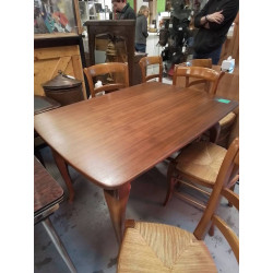 TABLE STYLE CHIPPENDALE 