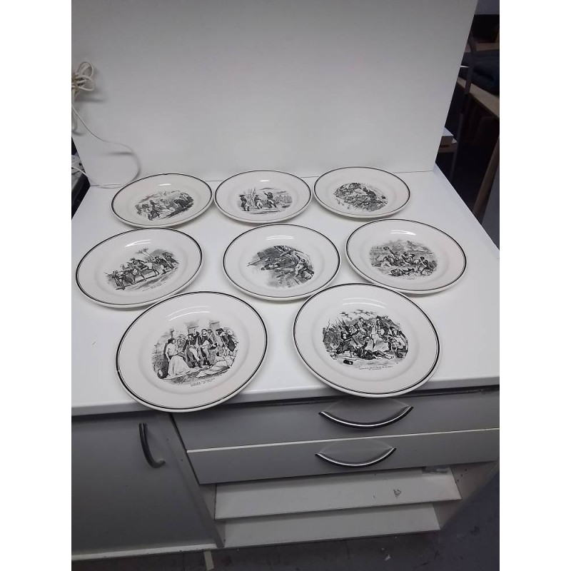 LOT D’ASSIETTES SARREGUEMINES SERIE NAPOLEON 