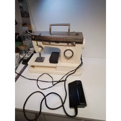 MACHINE A COUDRE SINGER