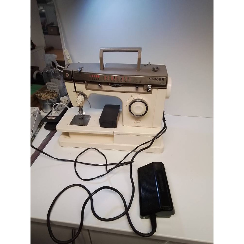 MACHINE A COUDRE SINGER