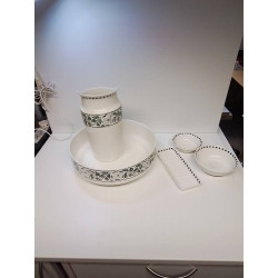 LOT NECESSAIRE DE TOILETTE...