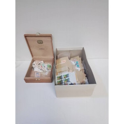 LOT TIMBRES LA PIECE