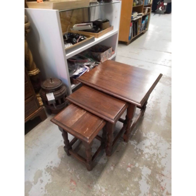 TABLE GIGOGNES 