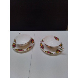 LOT TASSES PORCELAINE...