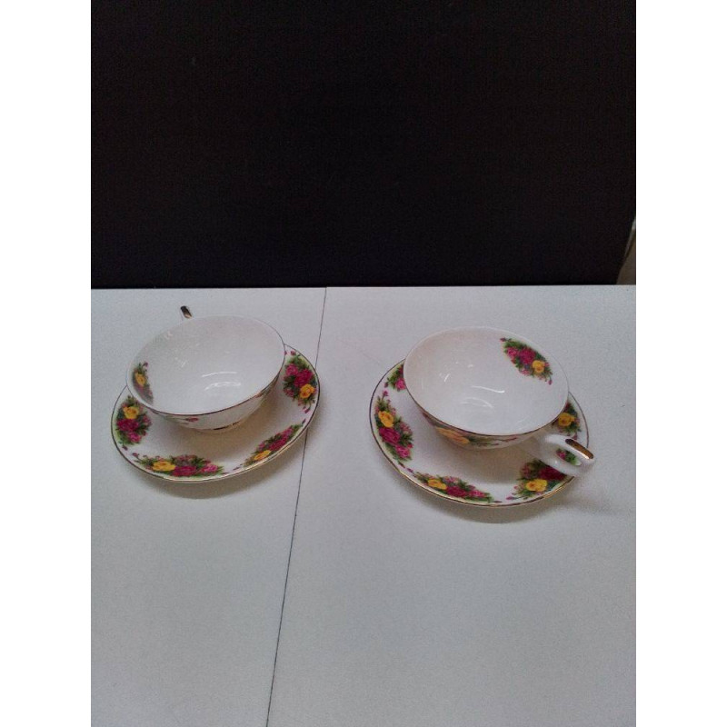 LOT TASSES PORCELAINE JAPONAISE 