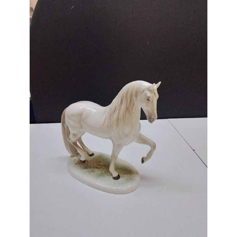 STATUETTE CHEVAL GOEBEL