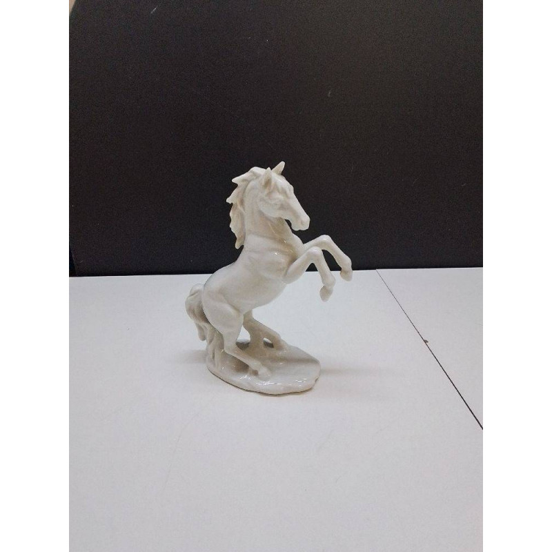 STATUETTE PORCELAINE CHEVAL