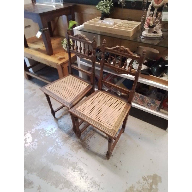 CHAISE BOIS ANCIENNE ET CANAGE LA PIECE