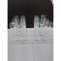 LOT FLUTES A CHAMPAGNE 