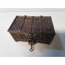 COFFRET EN BRONZE ANCIEN 