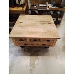 TABLE BASSE SUR ROUE EN...