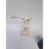 STATUETTE HOMME AVEC DISQUE 