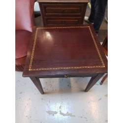 TABLE D’APPOINT PIVOTANTE 