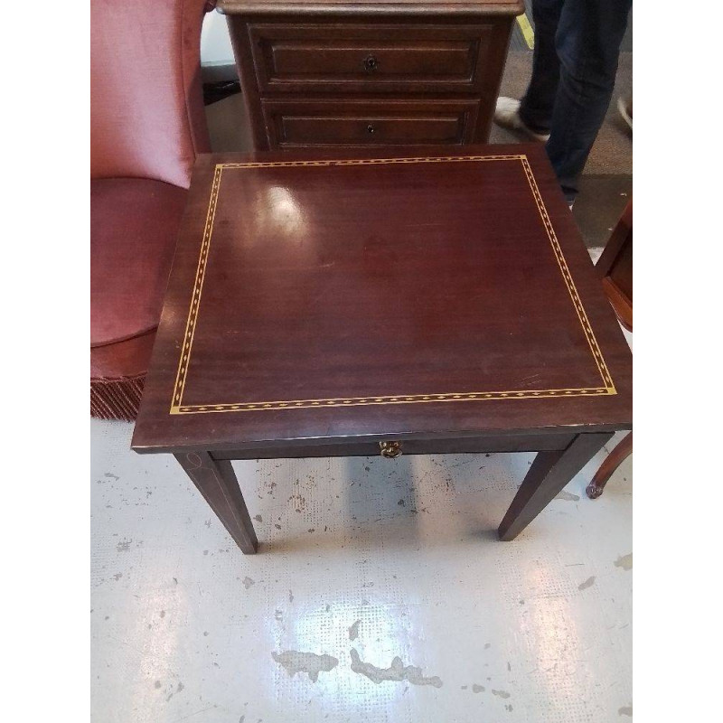 TABLE D’APPOINT PIVOTANTE 