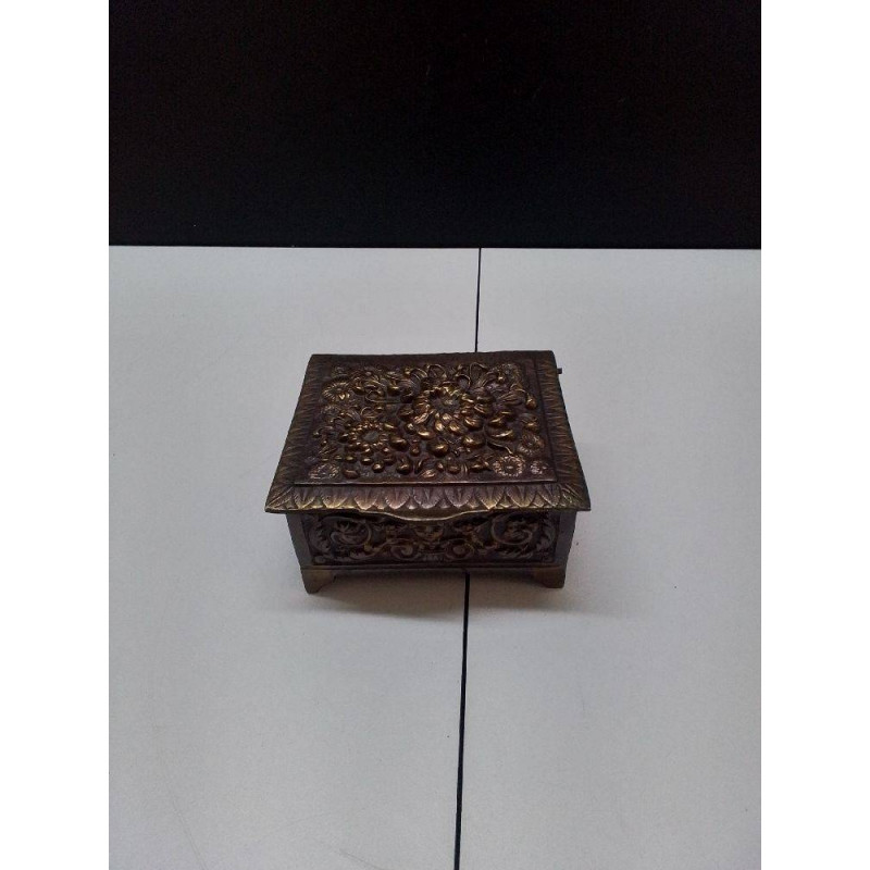 BOITE LAITON FLEURS PM