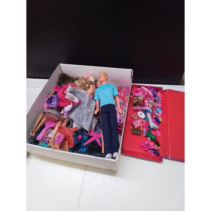 SET BARBIE AVEC ACCESSOIRES 