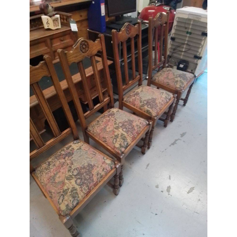 LOT DE 4 CHAISES RUSTIQUES 