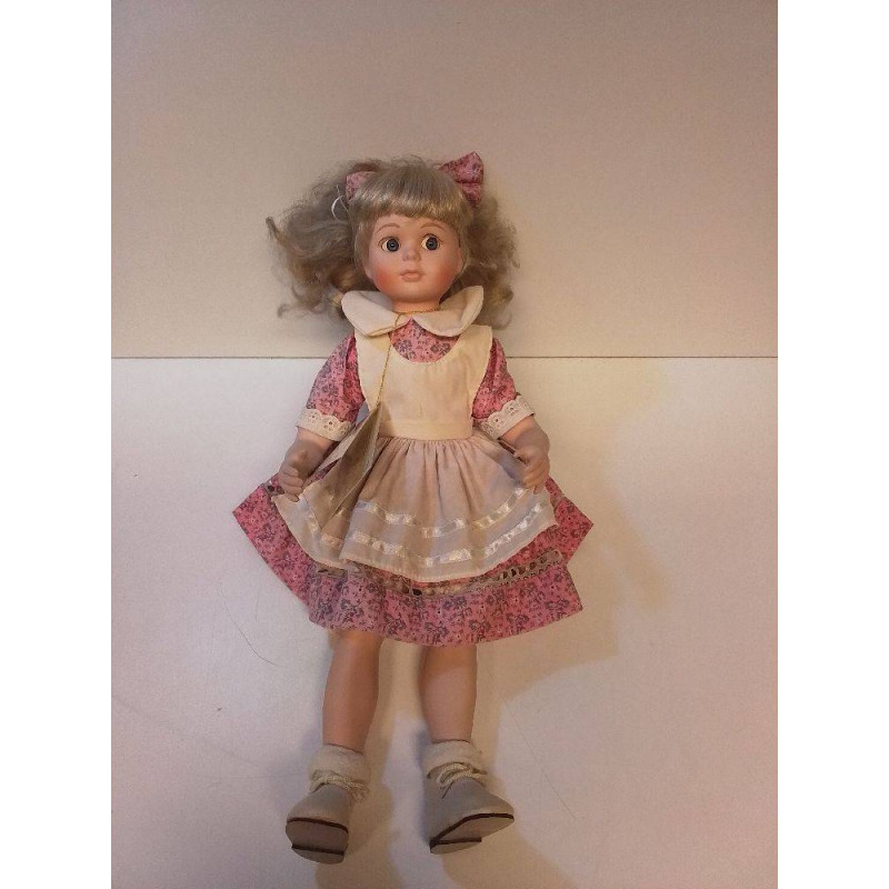 POUPÉE PORCELAINE GILDE 
