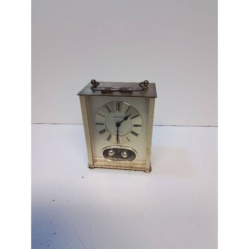 HORLOGE A QUARTZ STAGER