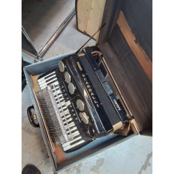 ACCORDÉON SCANDALLI DANS...