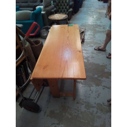 TABLE EN PIN