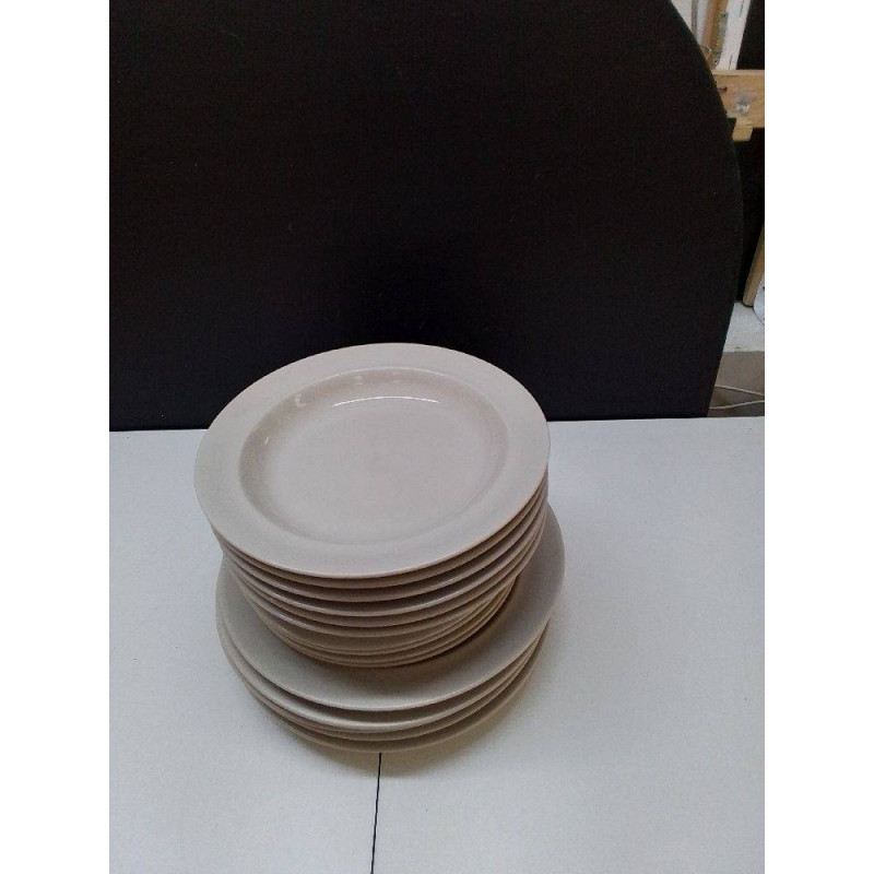 LOT DE VAISSELLES BEIGE 