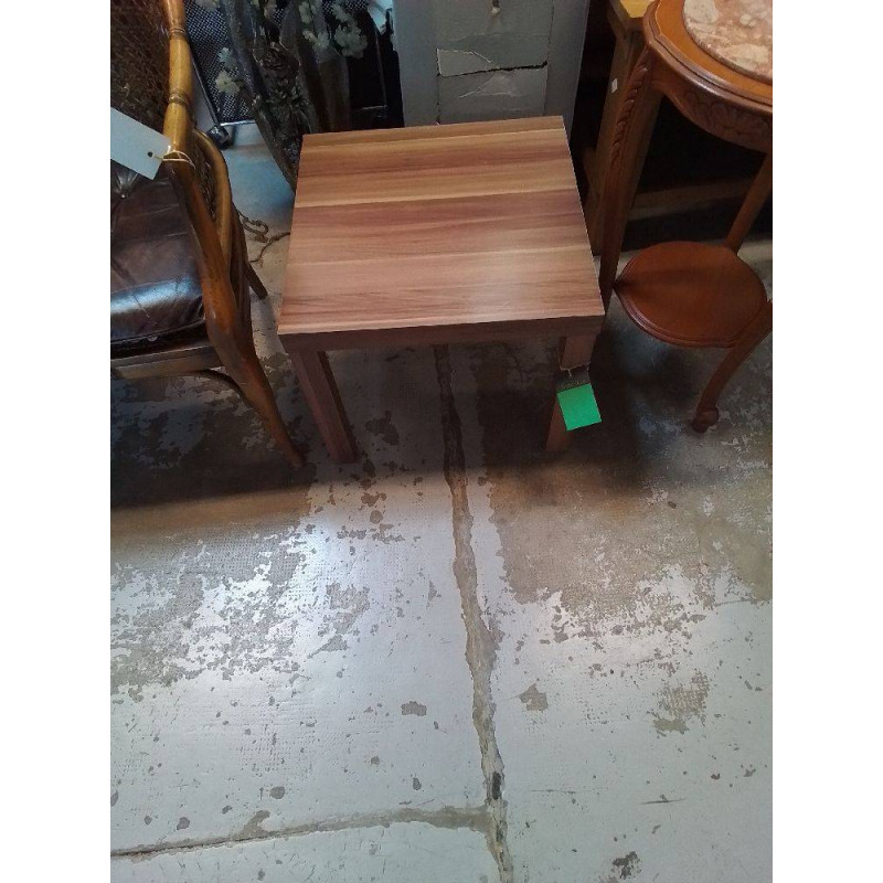 TABLE BASSE CARRE