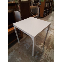 TABLE CARRE MODERNE BLANCHE 
