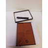 CARBET + STYLO ARCHER OLIVE