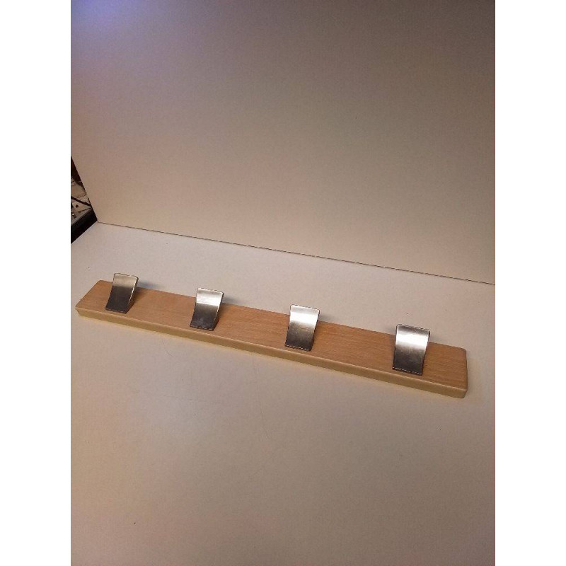 PORTANT VÊTEMENTS 