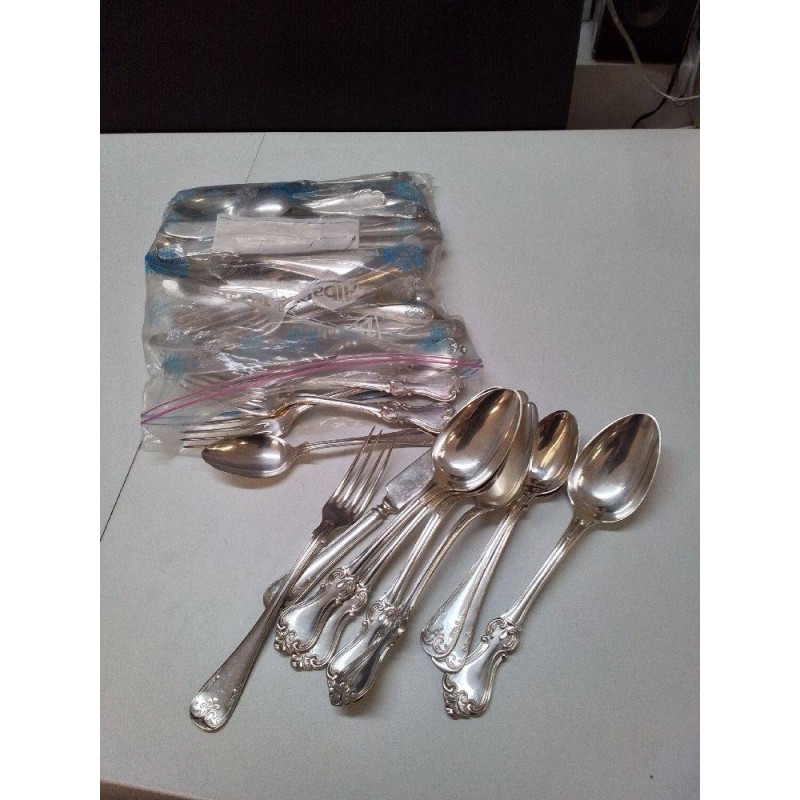LOT COUVERTS METAL ARGENTÉ 