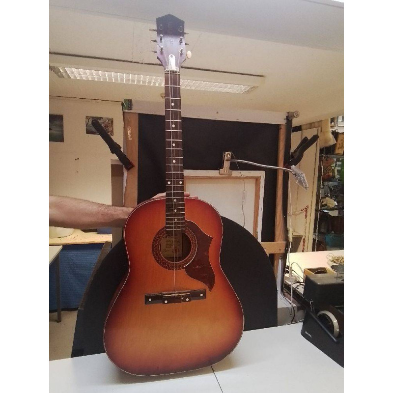GUITARE EGMOND EN L’ETAT