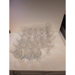 LOT DE VERRES CISELES 