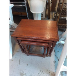 TABLE GIGOGNES 