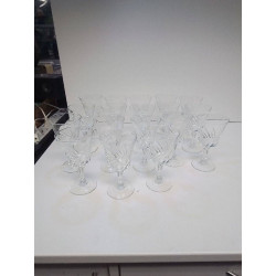 LOT DE VERRES A VIN 