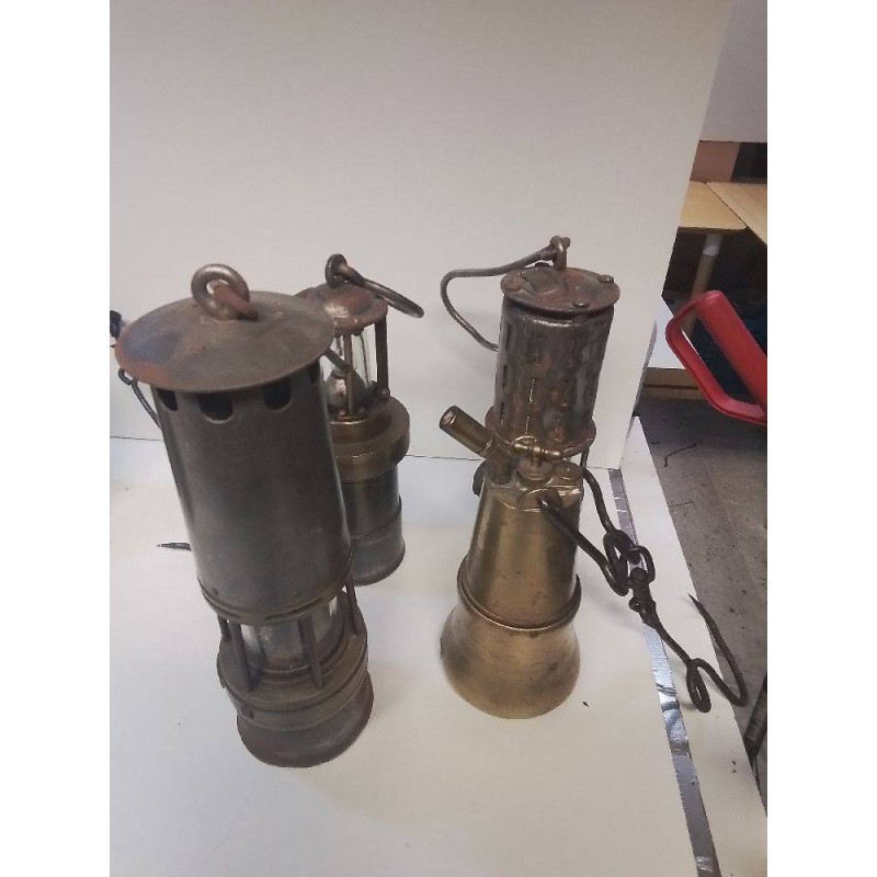 LAMPE A PETROLE LA PIECE