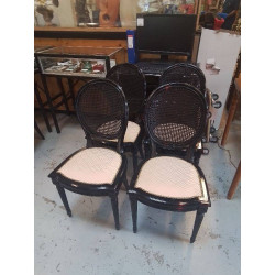 LOT 4 CHAISES MEDAILLONS NOIR