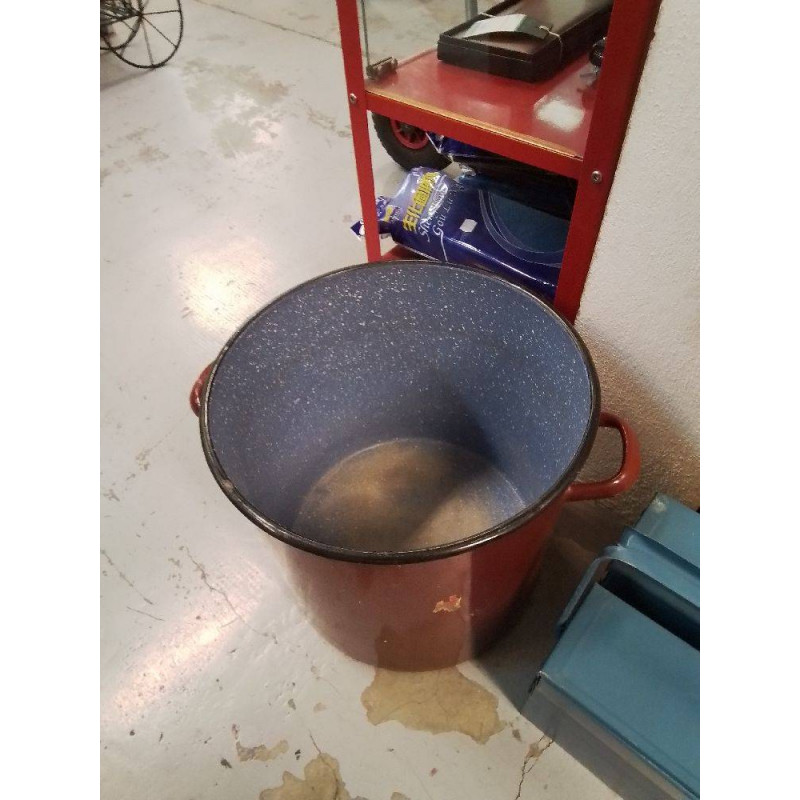 CASSEROLE ÉMAILLÉE 