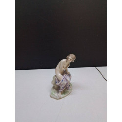 STATUETTE EN CERAMIQUE 