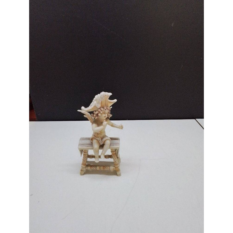 STATUETTE BISCUIT CHERUBIN