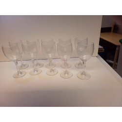 LOT DE VERRES CISELÉS 