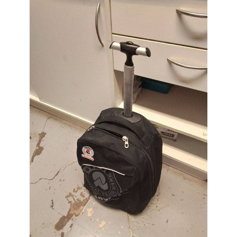 SAC A ROULETTES INVICTA 