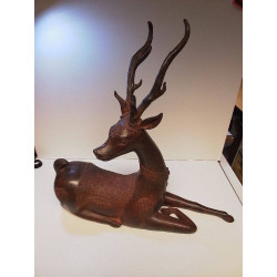 SCULTURE CERF COUCHÉ