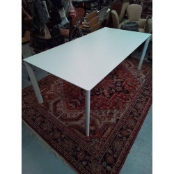TABLE BLANCHE HULSTA