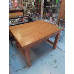 TABLE BRUTALISTE 