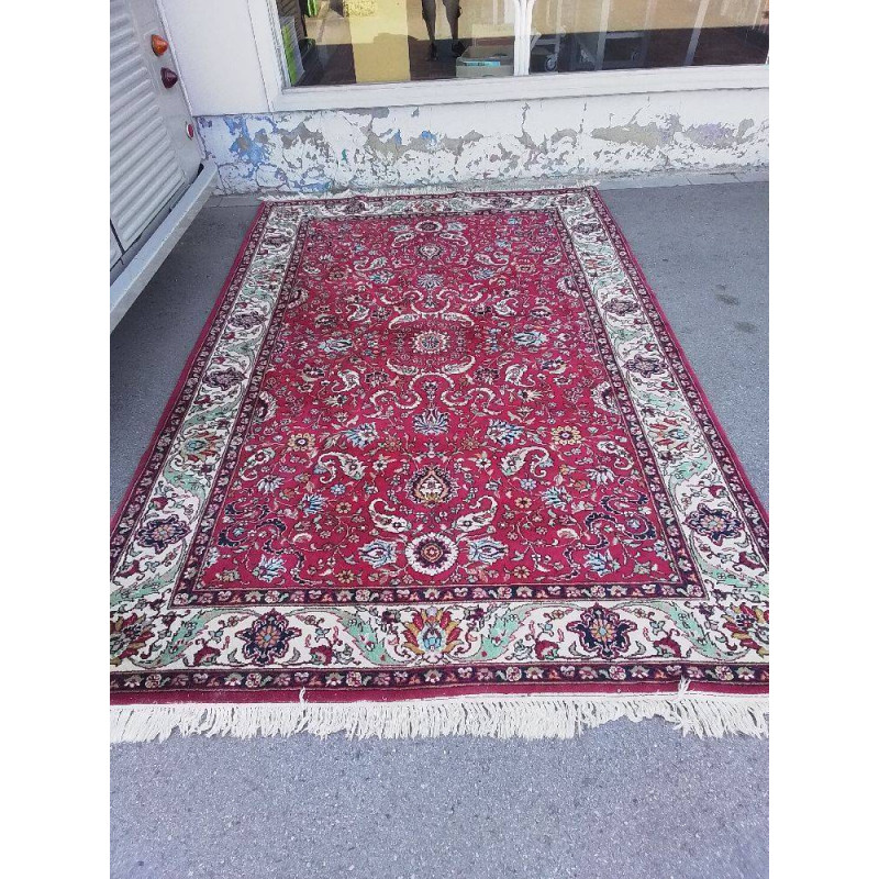 TAPIS ORIENTAL TON ROUGE