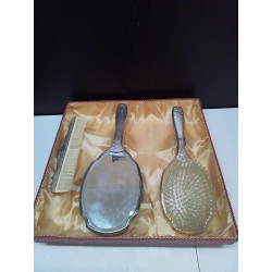 SET DE TOILETTE AVEC POINÇON 