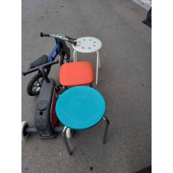 TABOURET DIVERS 