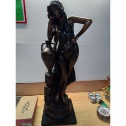STATUETTE REBECCA RESINE 